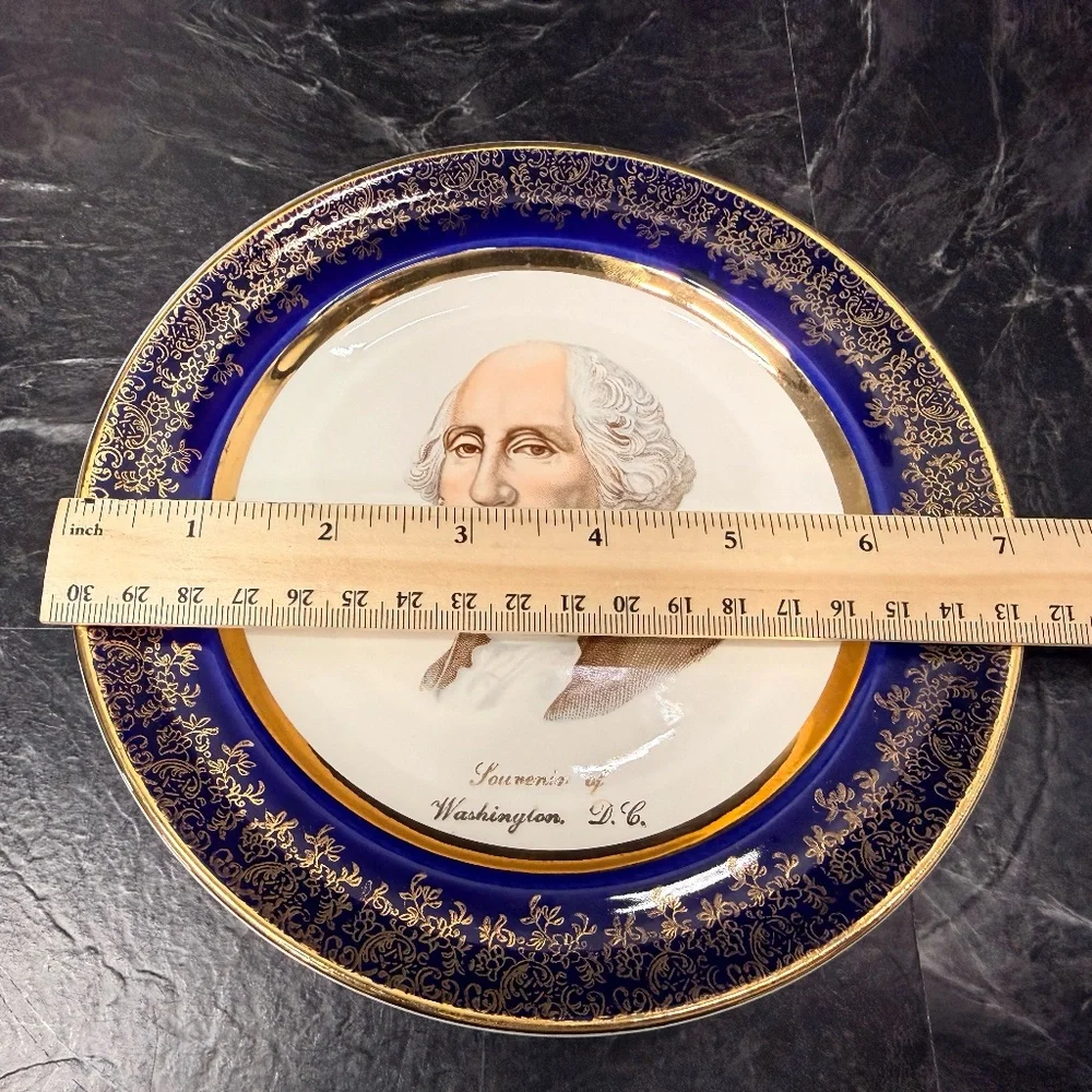 A CAPSCO PRODUCT Washington, D.C. Capitol Souvenir Plates 22 Karat Gold (2)